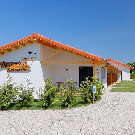 Apartamentos Aronces Кудилеро Екстериор снимка