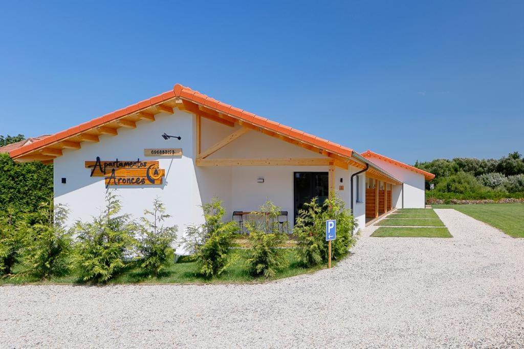 Apartamentos Aronces Кудилеро Екстериор снимка